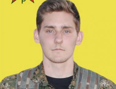 Ο 20χρονος Βρετανός μέλος του YPG που αυτοπυροβολήθηκε για να μην τον συλλάβουν οι ισλαμιστές (φωτό)